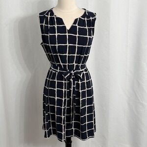 Women's Sleeveless Relaxed Split V-Neckline Shift Dress